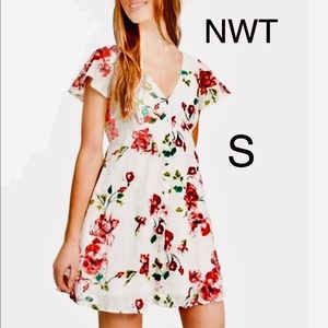 NWT white floral fit & flare lined A faux button v neck party SMALL price firm